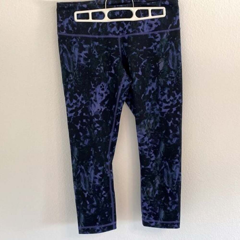 Size 8 Lululemon Capri Leggings